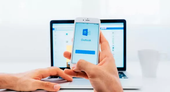 Use Outlook to Send Email to a Cell Phone